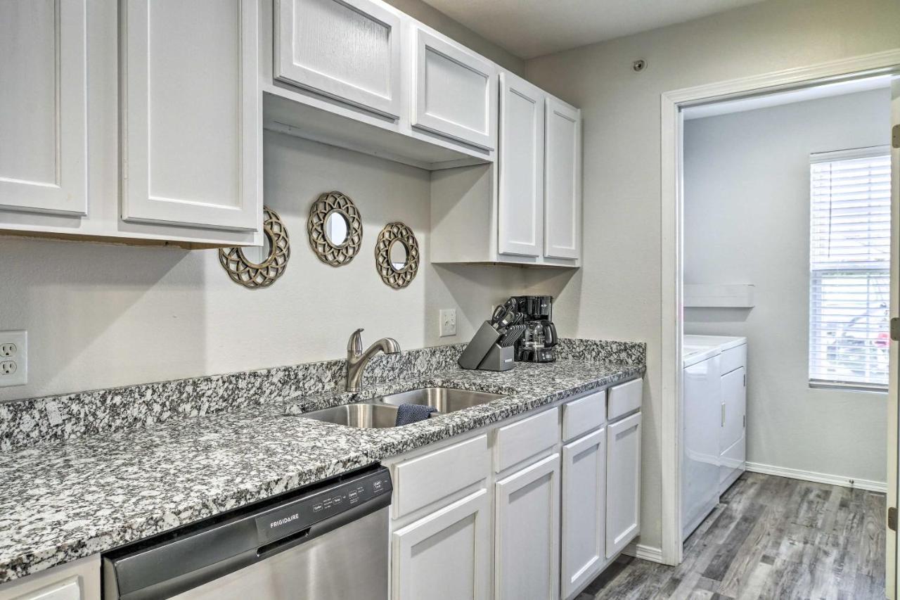 Centrally Located Brandon Condo With Pool Access Branson Buitenkant foto